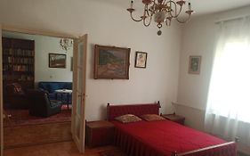 Sárga Mákvirág Apartmanok